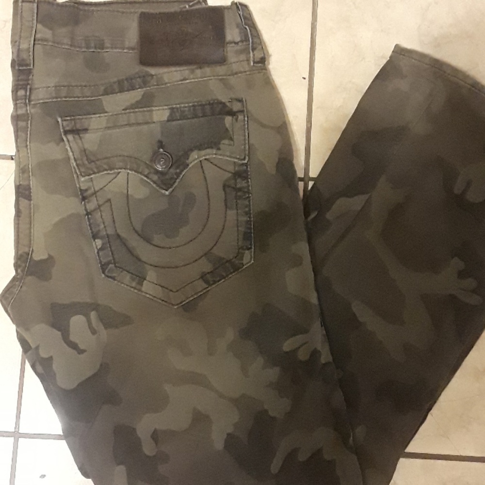 Men's True Religion camo denim
